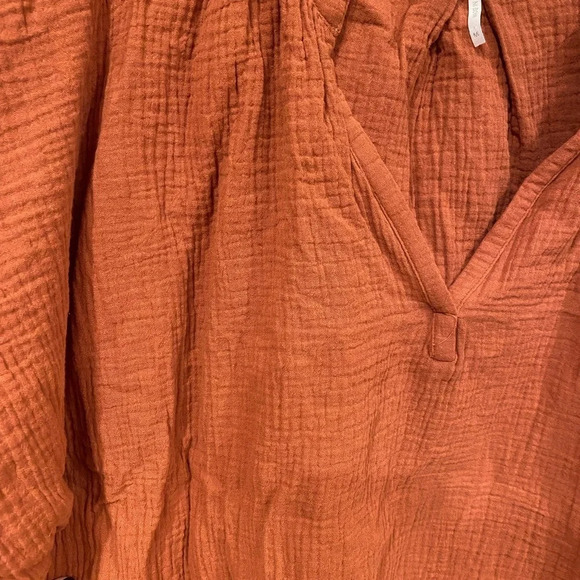 Young Fabulous and Broke Orange Raw Hem Top Size Medium EUC - Picture 2 of 3